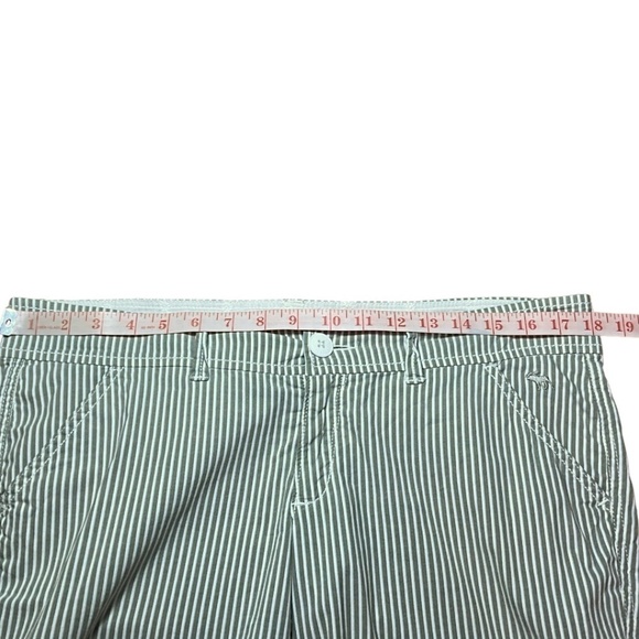 ABERCROMBIE & FITCH Cotton Jade / White Striped Cuffed Shorts US Sz 8 - Picture 6 of 11